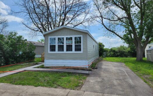 Brand New! Move Right In! 3 Months of Free Lot Rent!