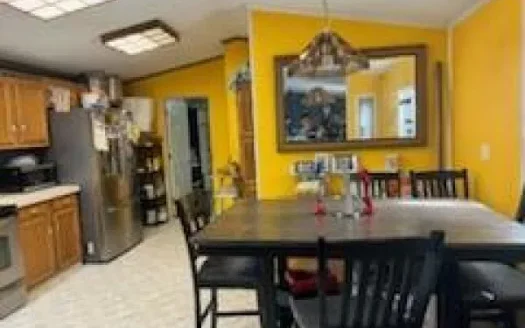 Just Listed! Many Updates! Ramp!