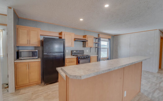 Double Wide With Garage! + 6 Months Free Lot Rent!