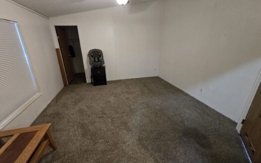 Neat and Clean! Updates! Available Immediately!