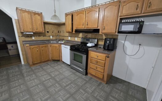 Neat and Clean! Updates! Available Immediately!