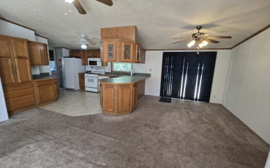 Absolutely Beautiful! Garage! Available Immediately!