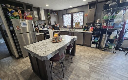 Rare Residential Set Smoke and Pet Free Home! Huge Walk in Closet!