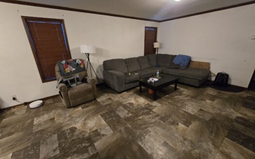 Neat and Clean! Loaded with Upgrades!