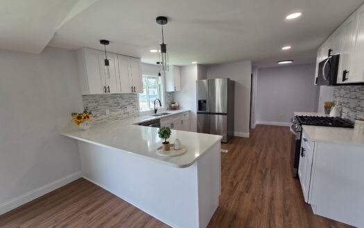 Rare 4 Bedroom! Completely Remodeled! Absolutely Georgous!